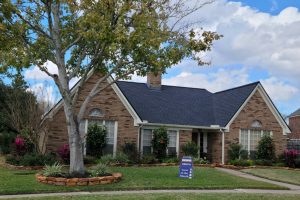 2124 Firestone for yard of the month in South Shore for website